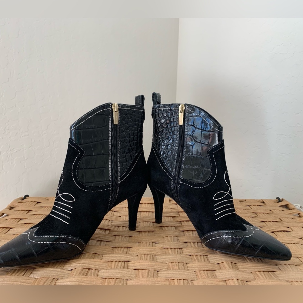 Nordstrom Black Suede Pointed Toe Heels - Picture 2 of 3